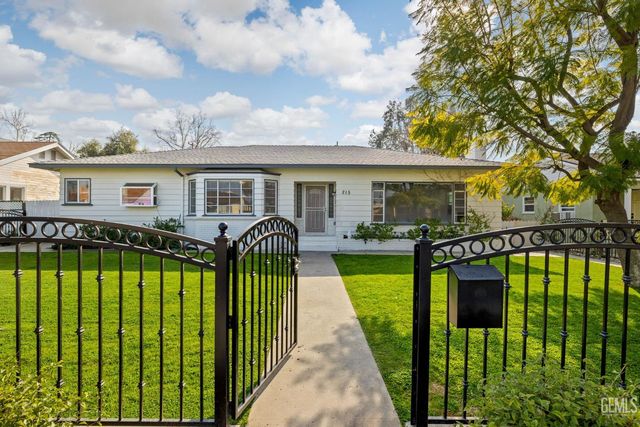 215 Jefferson Street, Bakersfield, CA 93305