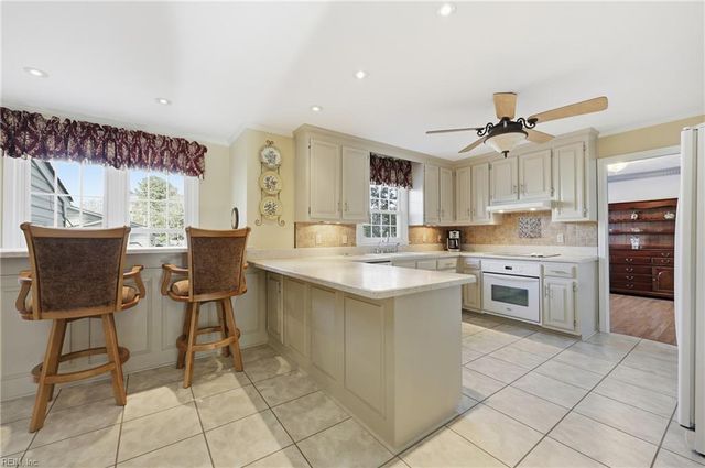 378 Pagan RD, Smithfield, VA 23430