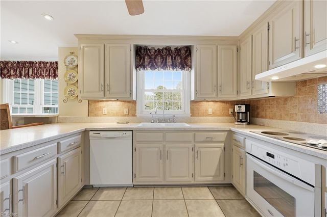 378 Pagan RD, Smithfield, VA 23430