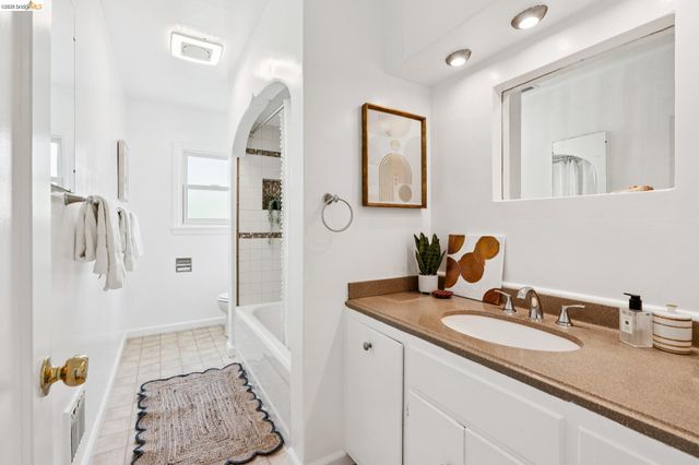 3824 Enos Ave, Oakland, CA 94619