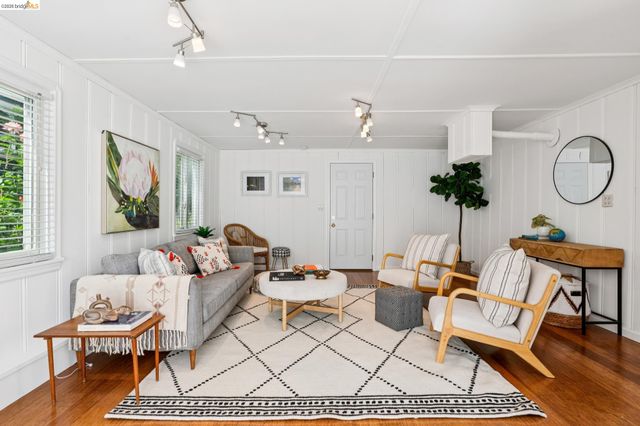 3824 Enos Ave, Oakland, CA 94619