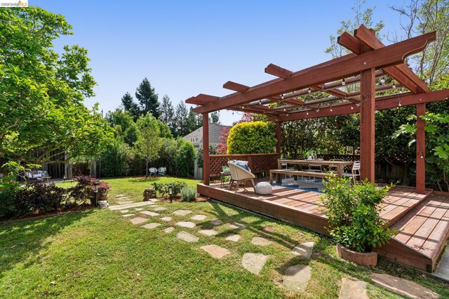 3824 Enos Ave, Oakland, CA 94619