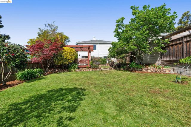 3824 Enos Ave, Oakland, CA 94619