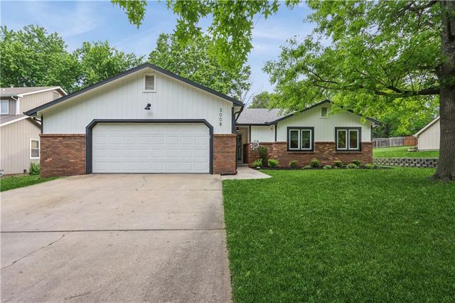 3008 W 28th Street, Lawrence, KS 66047
