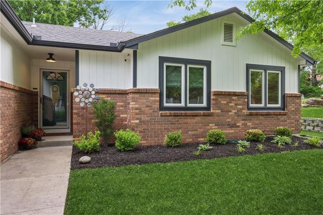 3008 W 28th Street, Lawrence, KS 66047