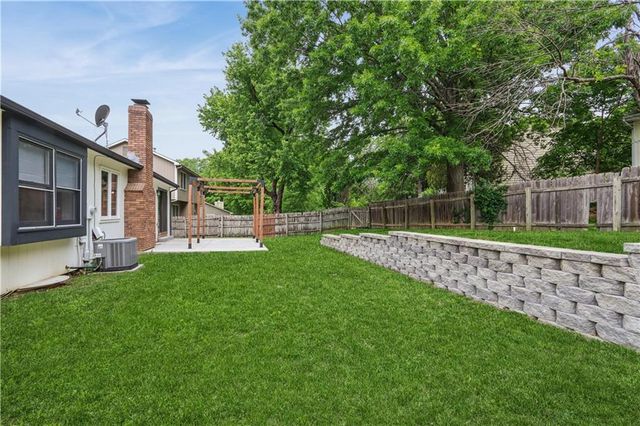 3008 W 28th Street, Lawrence, KS 66047