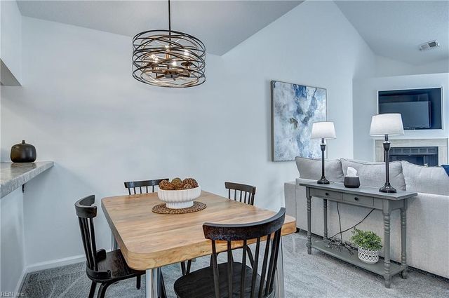 3826 Occoquan River Reach Apt E, Portsmouth, VA 23703