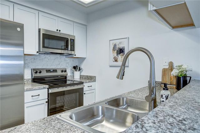 3826 Occoquan River Reach Apt E, Portsmouth, VA 23703