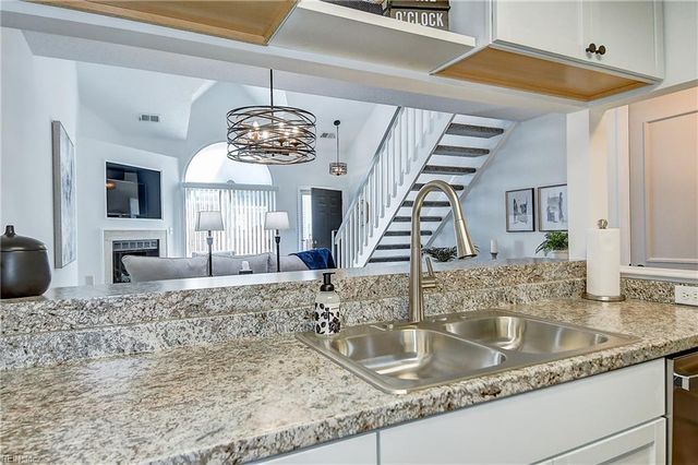 3826 Occoquan River Reach Apt E, Portsmouth, VA 23703