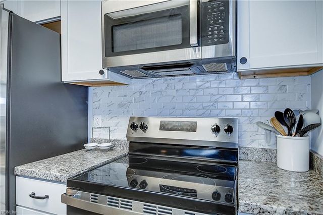 3826 Occoquan River Reach Apt E, Portsmouth, VA 23703