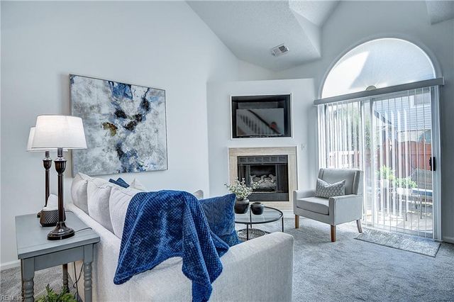 3826 Occoquan River Reach Apt E, Portsmouth, VA 23703