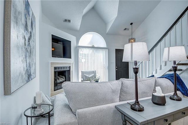 3826 Occoquan River Reach Apt E, Portsmouth, VA 23703