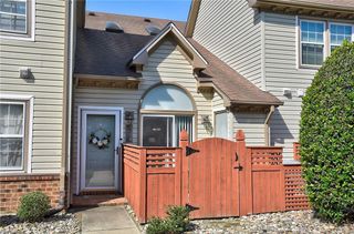3826 Occoquan River Reach Apt E, Portsmouth, VA 23703