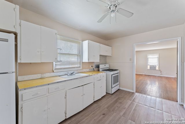 510 Mitchell Ave, Schertz, TX 78154