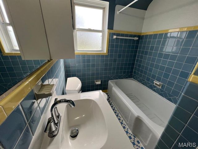 2820 Ashby Road, St Louis, MO 63114