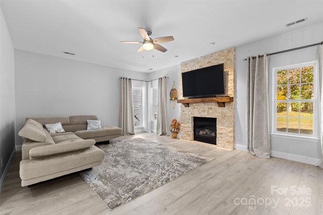 7424 Sugar Maple Lane, Charlotte, NC 28215