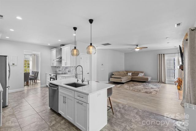 7424 Sugar Maple Lane, Charlotte, NC 28215