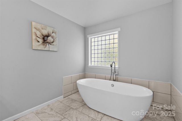 7424 Sugar Maple Lane, Charlotte, NC 28215