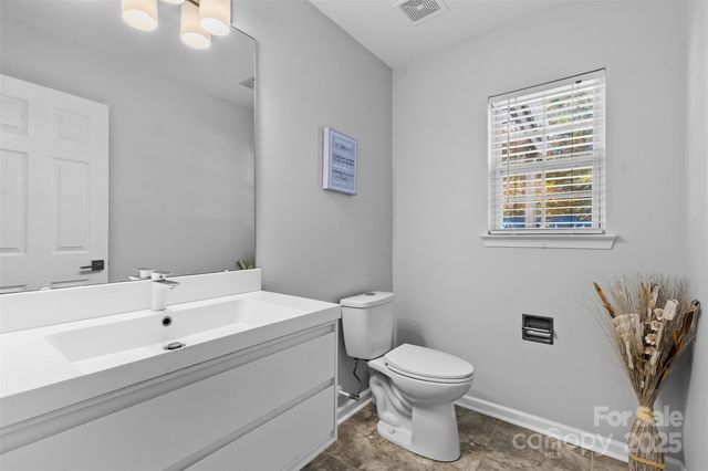 7424 Sugar Maple Lane, Charlotte, NC 28215