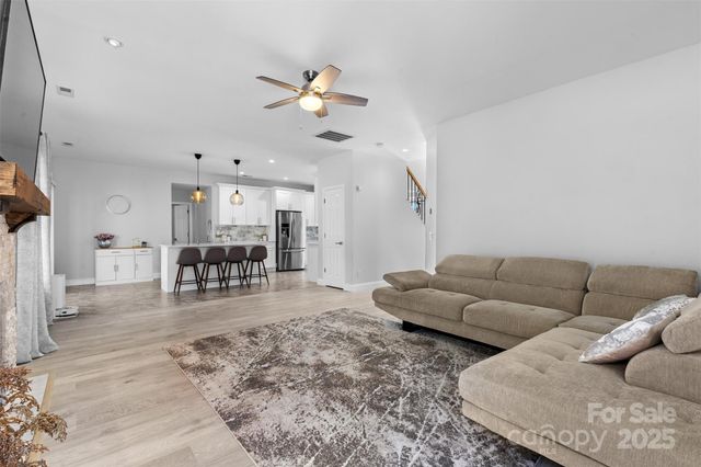 7424 Sugar Maple Lane, Charlotte, NC 28215