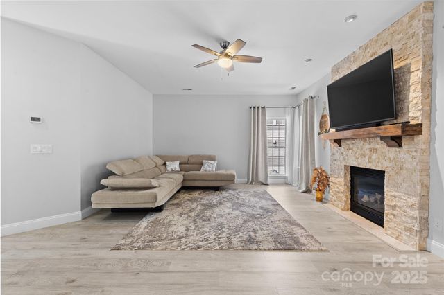 7424 Sugar Maple Lane, Charlotte, NC 28215