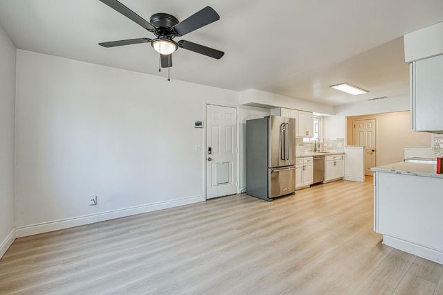 4157 N Babigian Avenue, Fresno, CA 93722