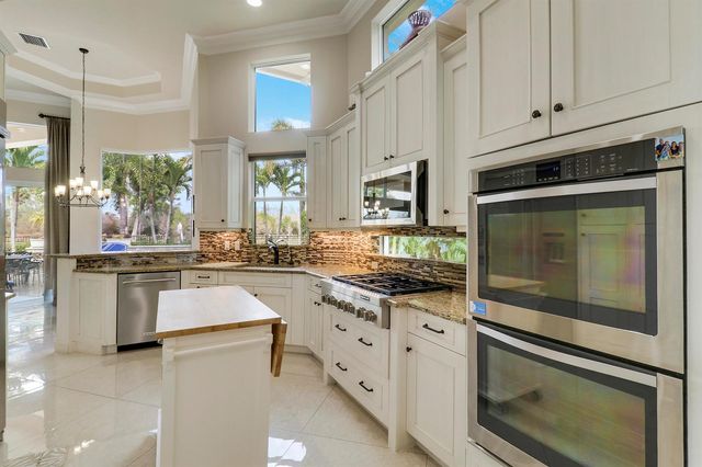 167 Rosalia Court S, Jupiter, FL 33478
