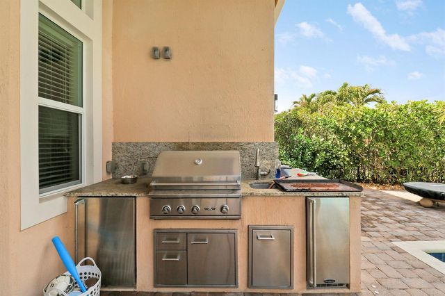 167 Rosalia Court S, Jupiter, FL 33478