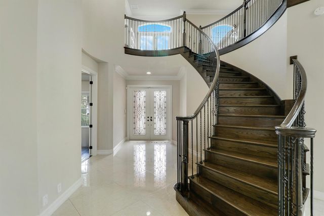 167 Rosalia Court S, Jupiter, FL 33478