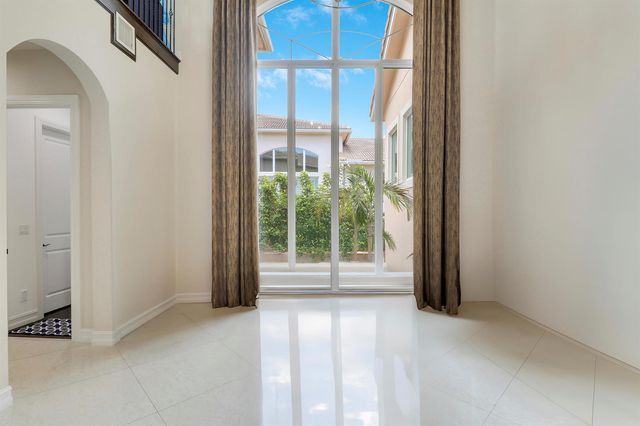 167 Rosalia Court S, Jupiter, FL 33478