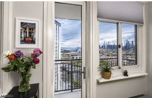 100 Manhattan Ave 1612, Union City, NJ 07087