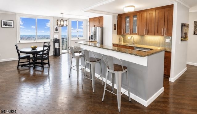 100 Manhattan Ave 1612, Union City, NJ 07087