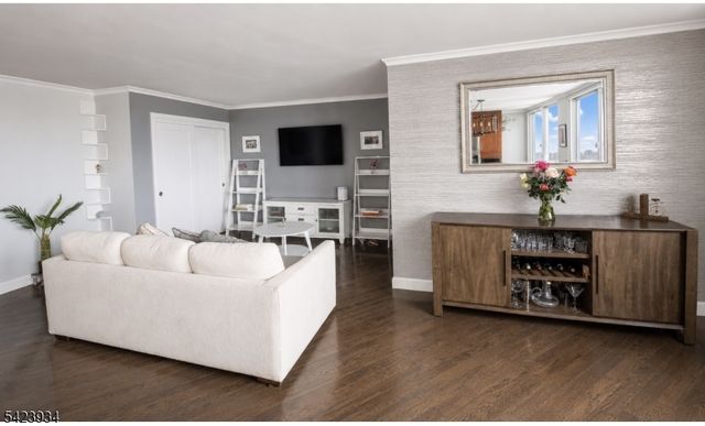 100 Manhattan Ave 1612, Union City, NJ 07087