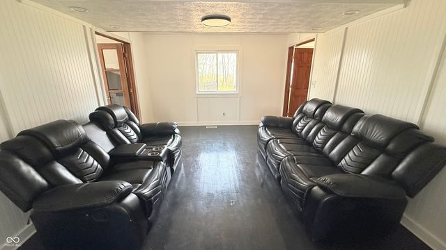 3868 E Worthsville Road, Whiteland, IN 46184