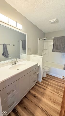 3868 E Worthsville Road, Whiteland, IN 46184