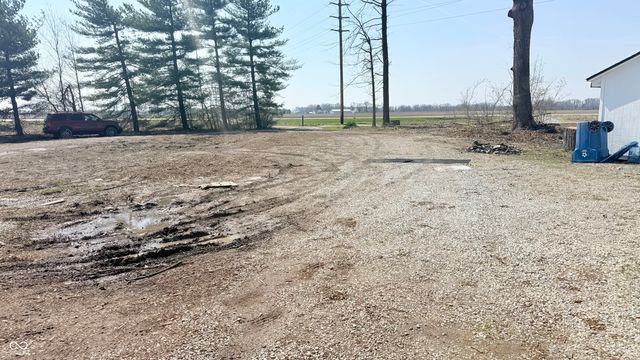 3868 E Worthsville Road, Whiteland, IN 46184