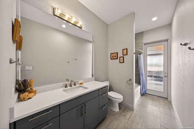 236 Bridle Chase, Bandera, TX 78003