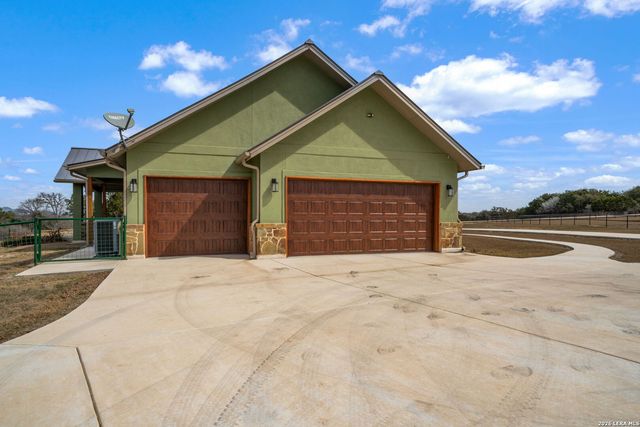 236 Bridle Chase, Bandera, TX 78003