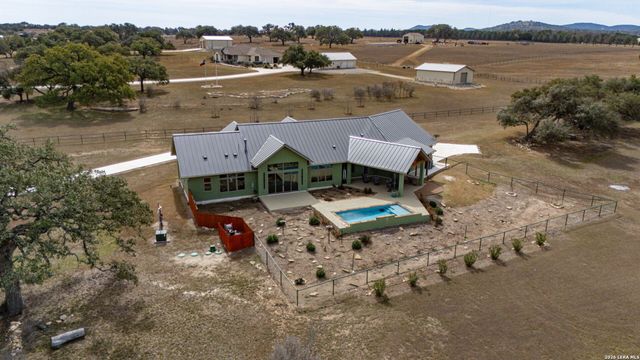 236 Bridle Chase, Bandera, TX 78003