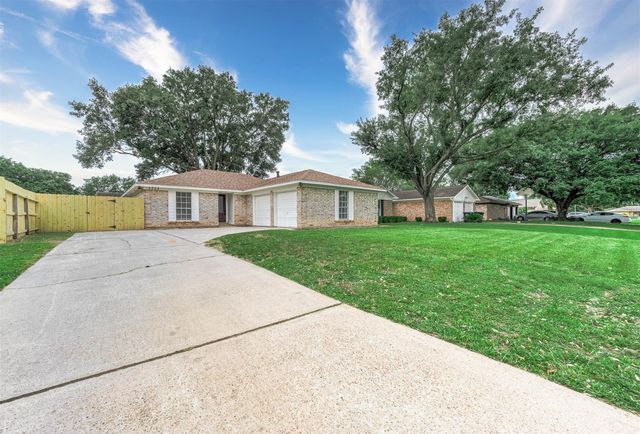 5323 King Richard Drive, Katy, TX 77493