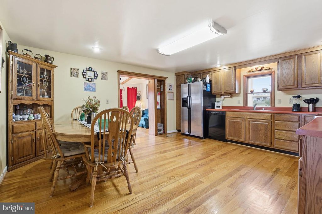 Image 10 of property listing at 11856 RENNER RD, Keymar, MD 21757