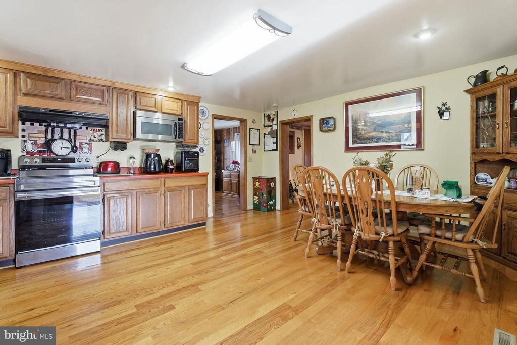 Image 12 of property listing at 11856 RENNER RD, Keymar, MD 21757