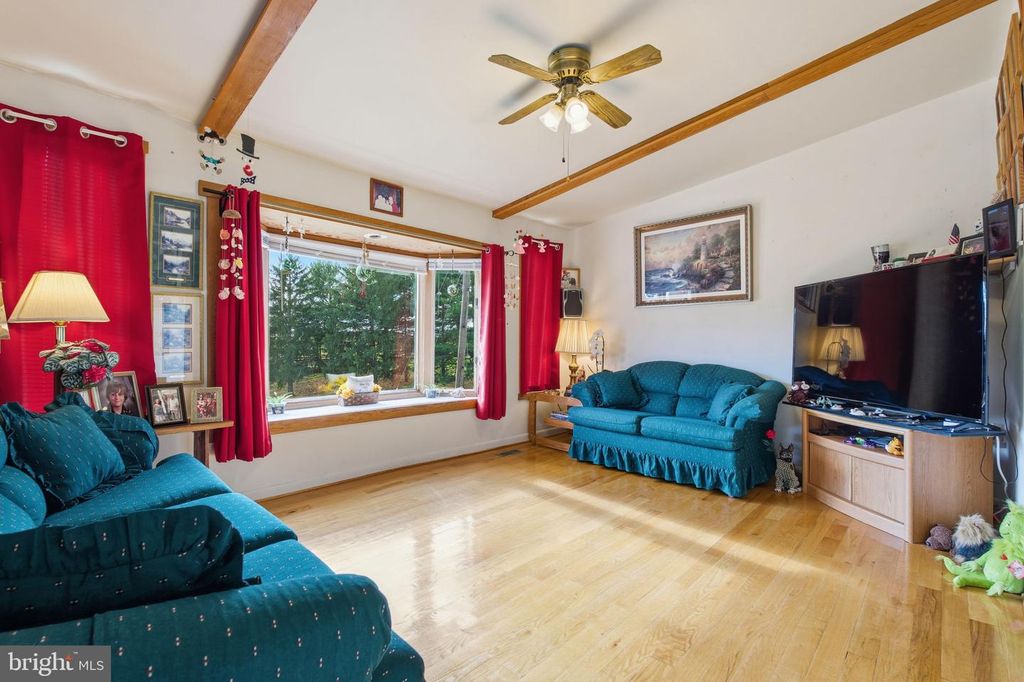 Image 14 of property listing at 11856 RENNER RD, Keymar, MD 21757