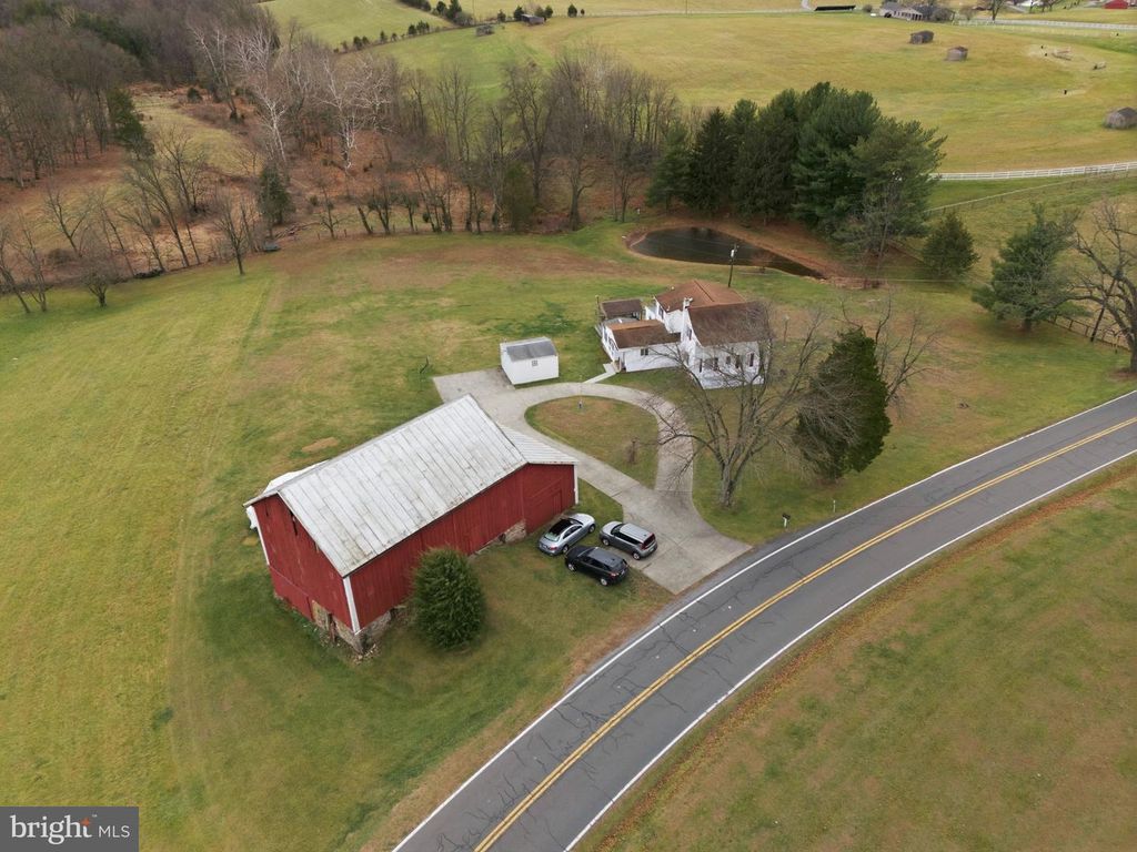 Image 2 of property listing at 11856 RENNER RD, Keymar, MD 21757