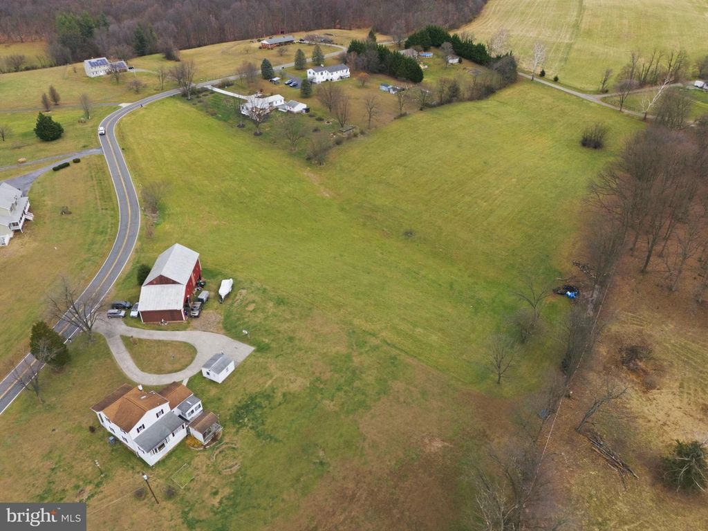 Image 6 of property listing at 11856 RENNER RD, Keymar, MD 21757