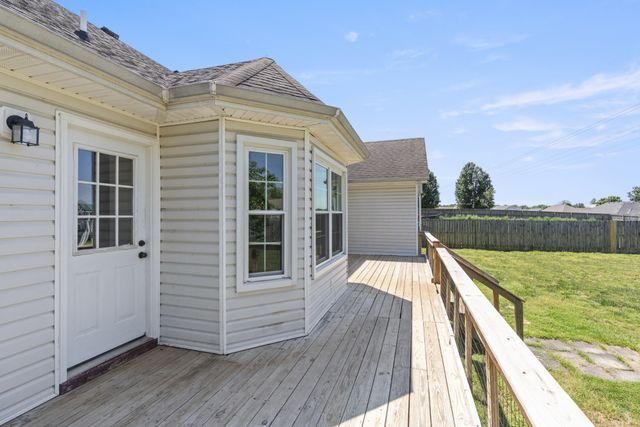 3740 Wheatfield Ln, Clarksville, TN 37040