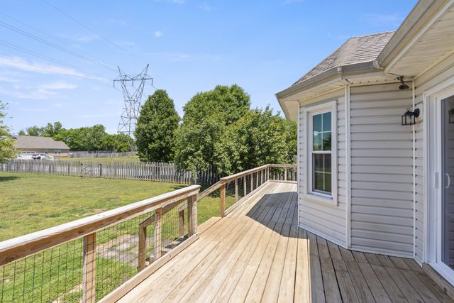 3740 Wheatfield Ln, Clarksville, TN 37040