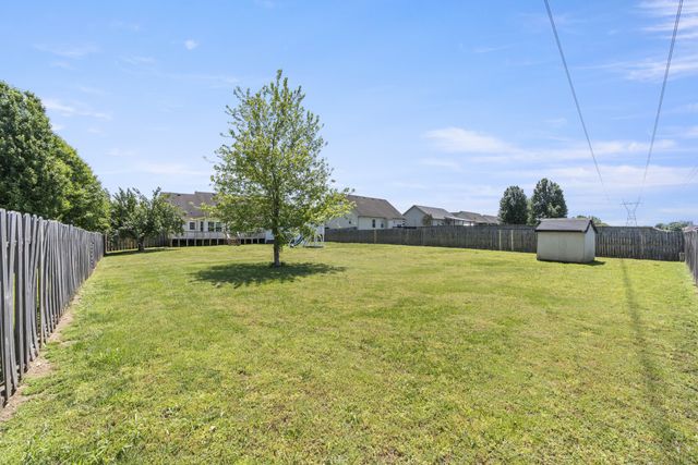 3740 Wheatfield Ln, Clarksville, TN 37040