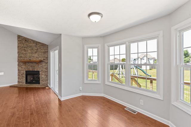 3740 Wheatfield Ln, Clarksville, TN 37040