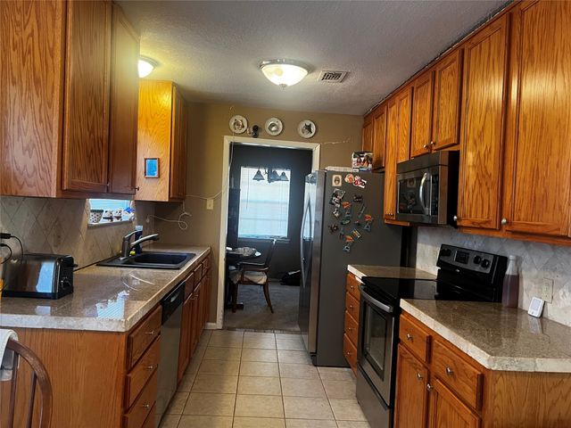 6161 Walla Avenue, Fort Worth, TX 76133